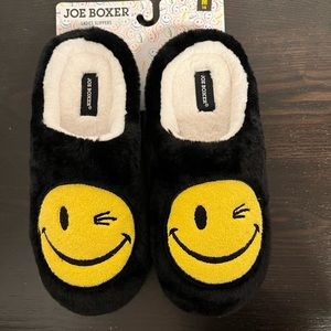 Joe Boxer Plush Wink Emoji Ladies Slippers - Size 7/8